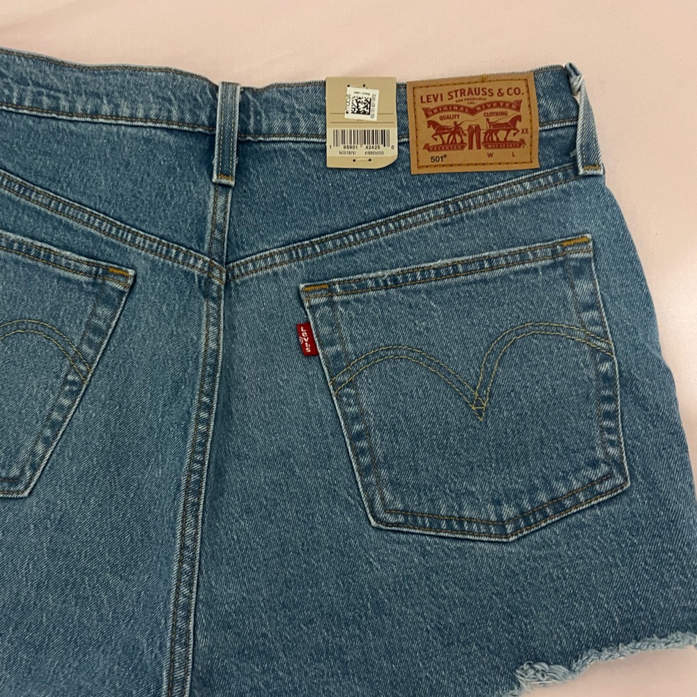 NWT HIGH RISE shorts - Picture 2 of 5
